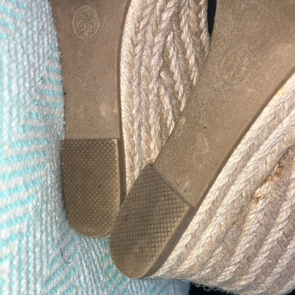 Dolcetta Selma 6.5 women’s Black and Tan Espadrille Wedges - Picture 10 of 16